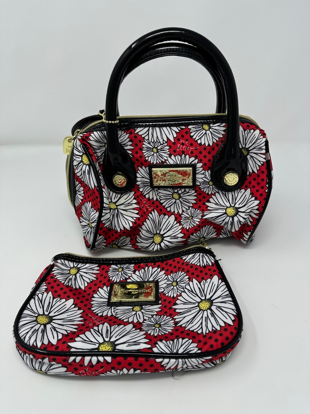 Vintage Betsey Johnson Daisy Print Red Satchel handbag purse with makeup bag Set